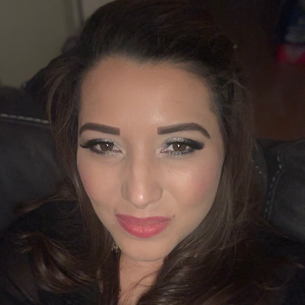 Meet your Posher, Saira